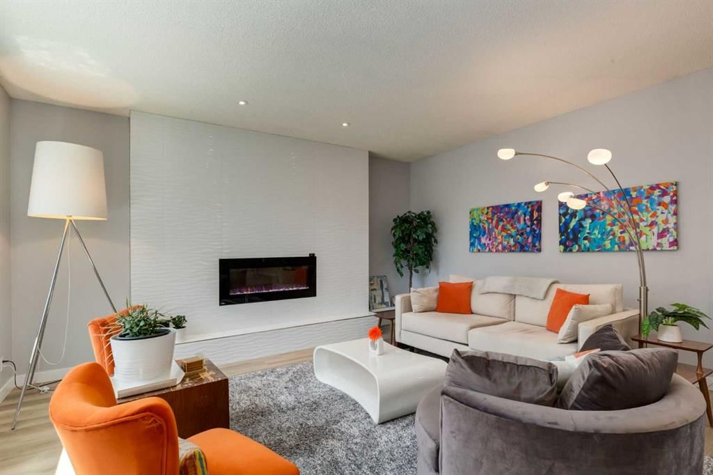 31 Silverstone Bay NW, Calgary — photo 4 of 49