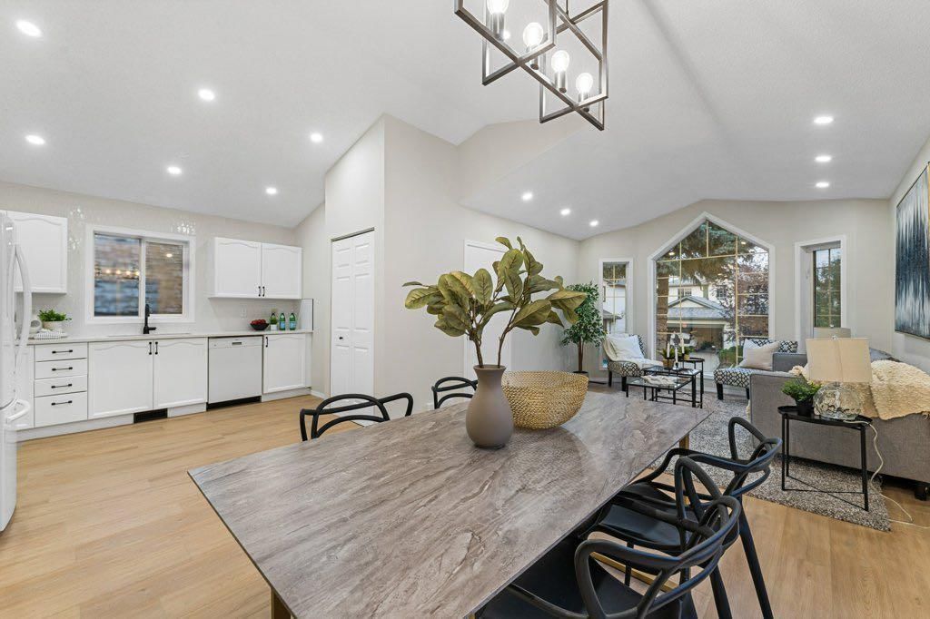 74 Anaheim Circle NE, Calgary — photo 3 of 33