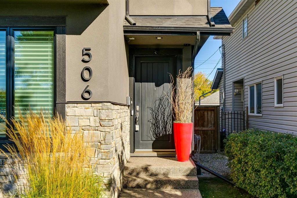 506 54 Avenue SW, Calgary — photo 2 of 47