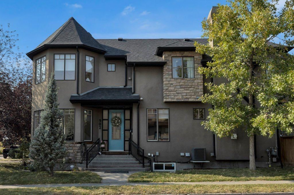 902 23 Avenue NW, Calgary — main listing photo