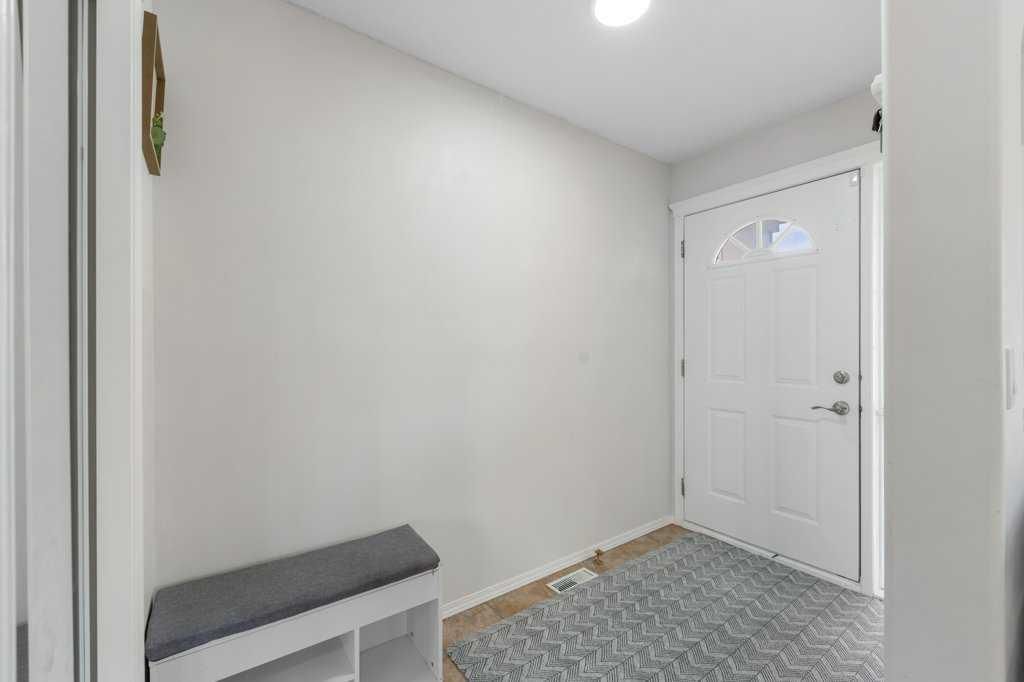 204 Tarington Close NE, Calgary — photo 4 of 40