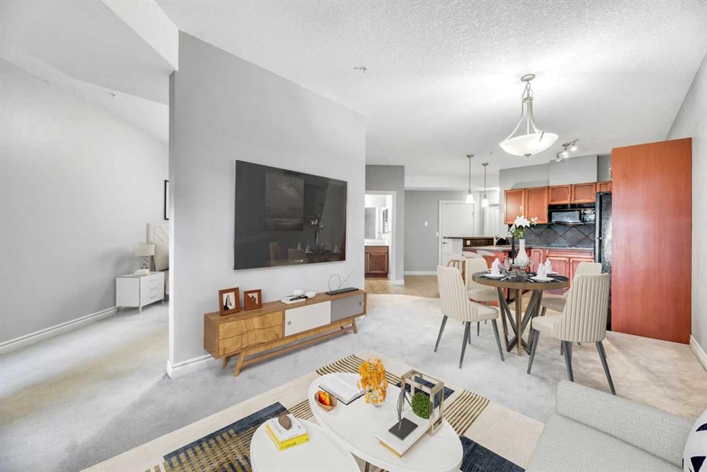 127, 60 Royal Oak Plaza NW, Calgary — photo 5 of 42