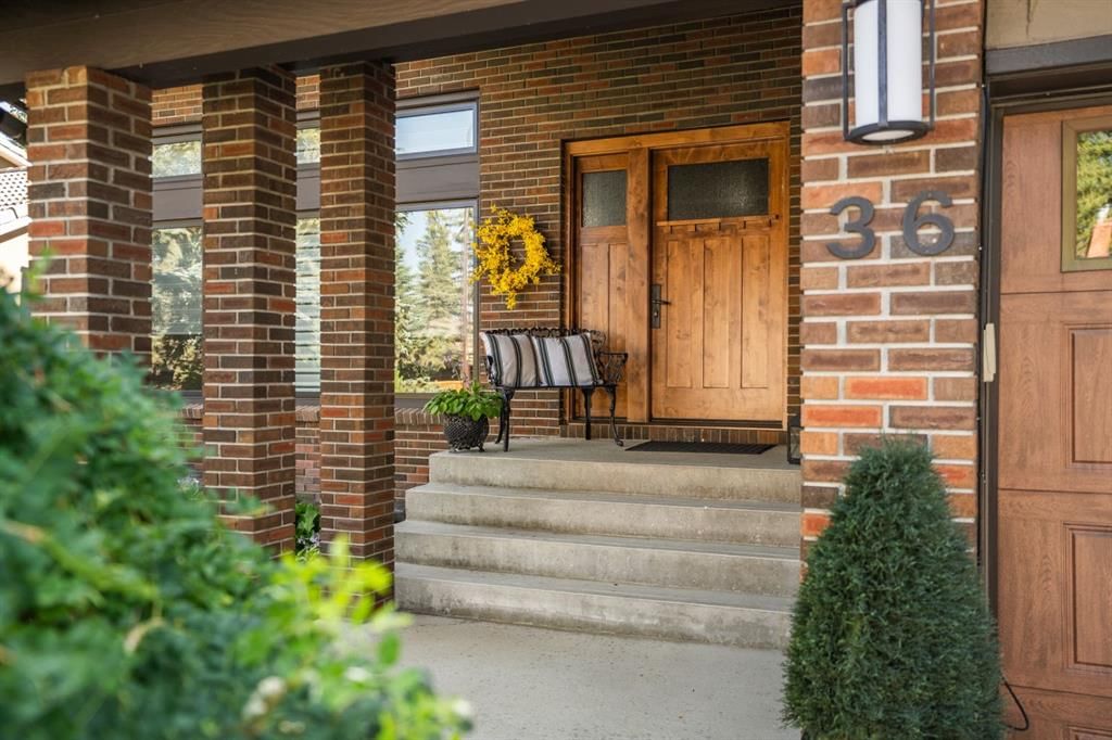 36 Baycrest Place SW, Calgary — photo 5 of 50