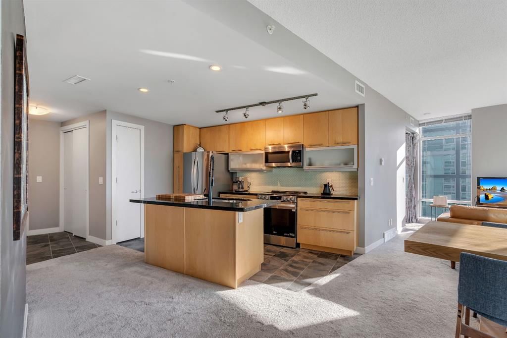 1006, 215 13 Avenue SW, Calgary — photo 4 of 42