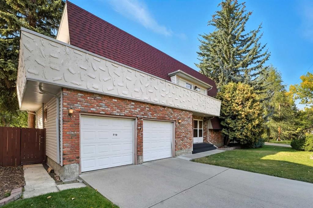 719 Willamette Drive SE, Calgary — photo 3 of 46