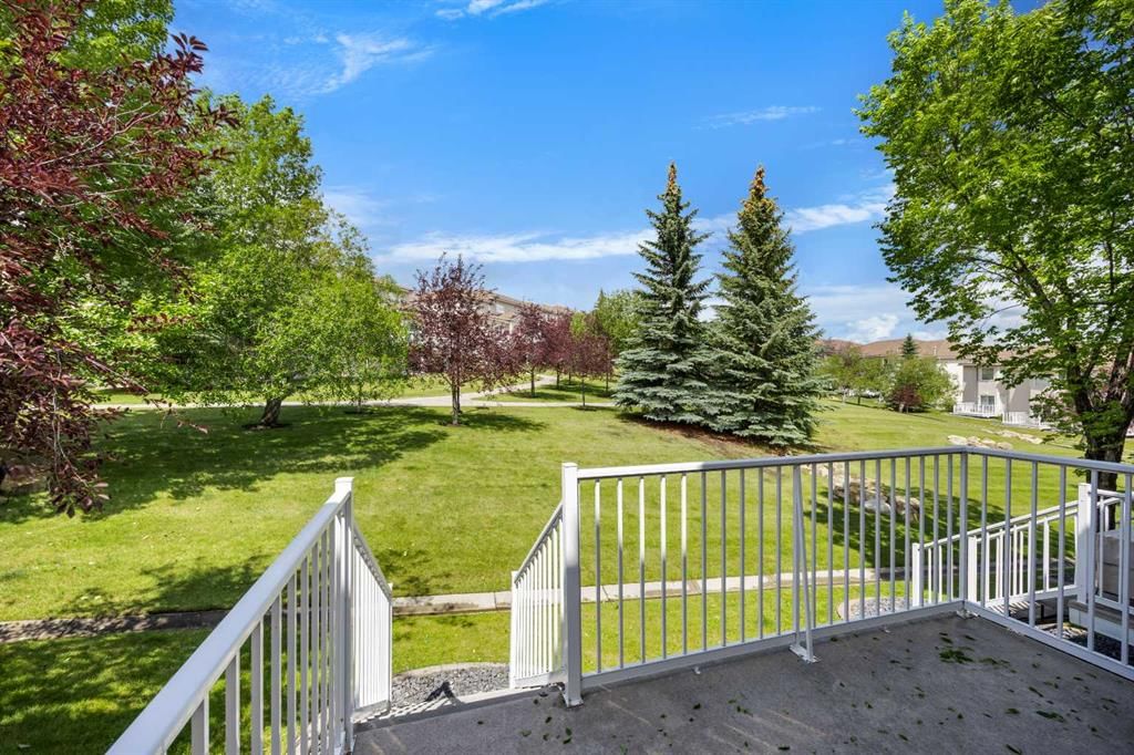 176 Hamptons Link NW, Calgary — photo 5 of 34