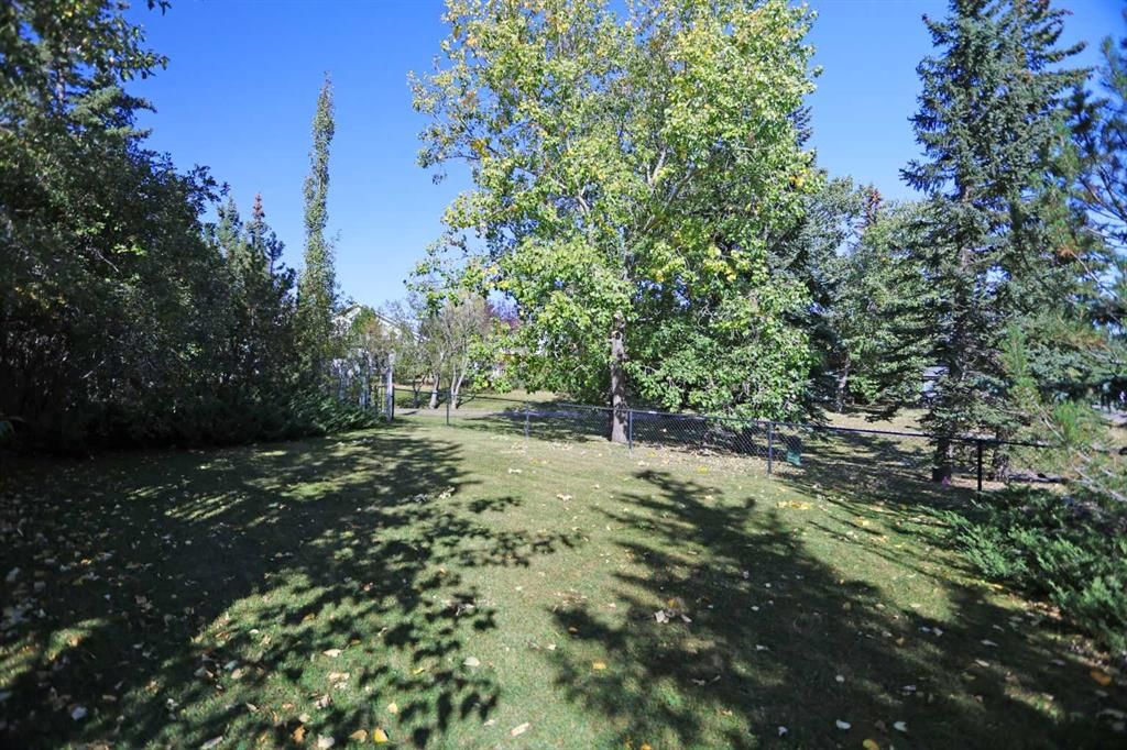 424 Edgebank Place NW, Calgary — photo 5 of 11