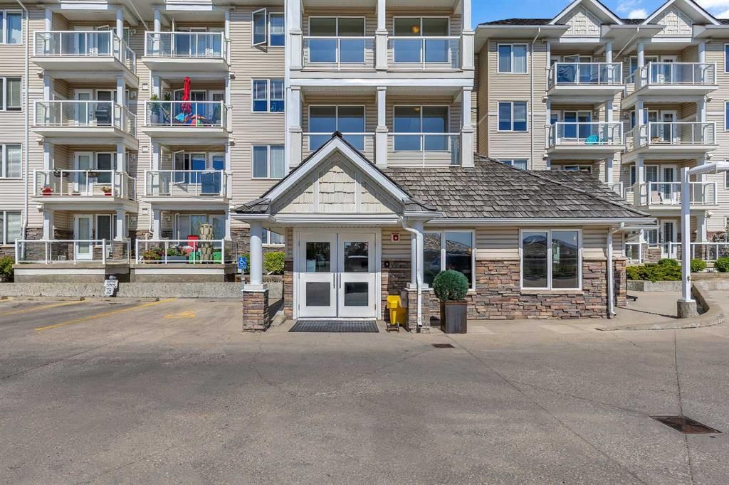 126, 500 Rocky Vista Gardens NW, Calgary — photo 3 of 50