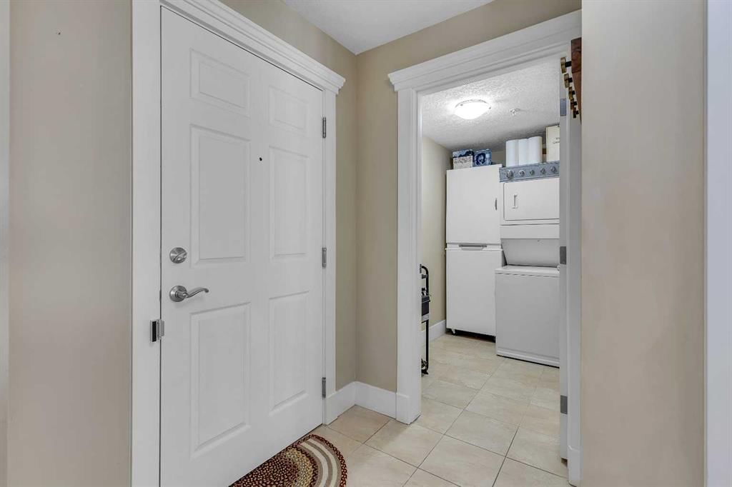 126, 500 Rocky Vista Gardens NW, Calgary — photo 5 of 50