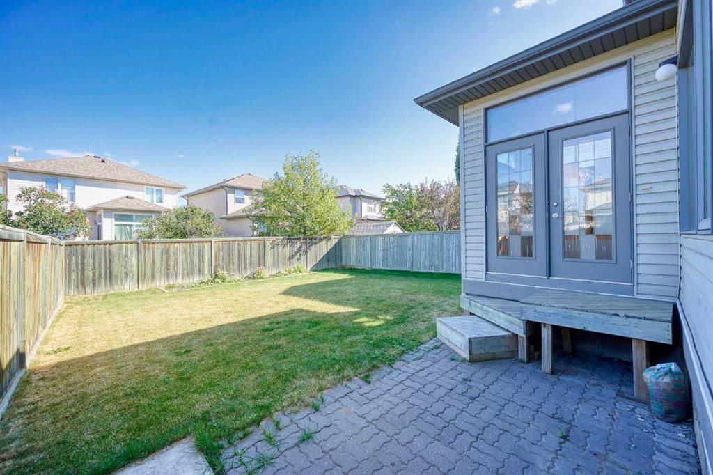 19 Westpoint Court SW, Calgary — photo 5 of 35