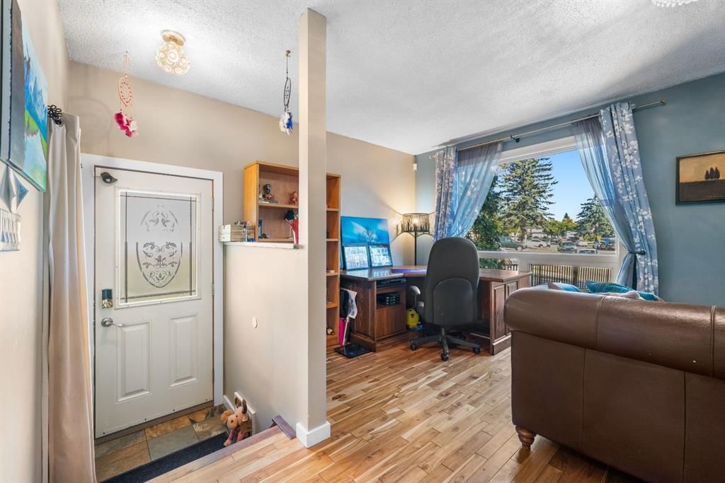 62 Fonda Crescent SE, Calgary — photo 5 of 47