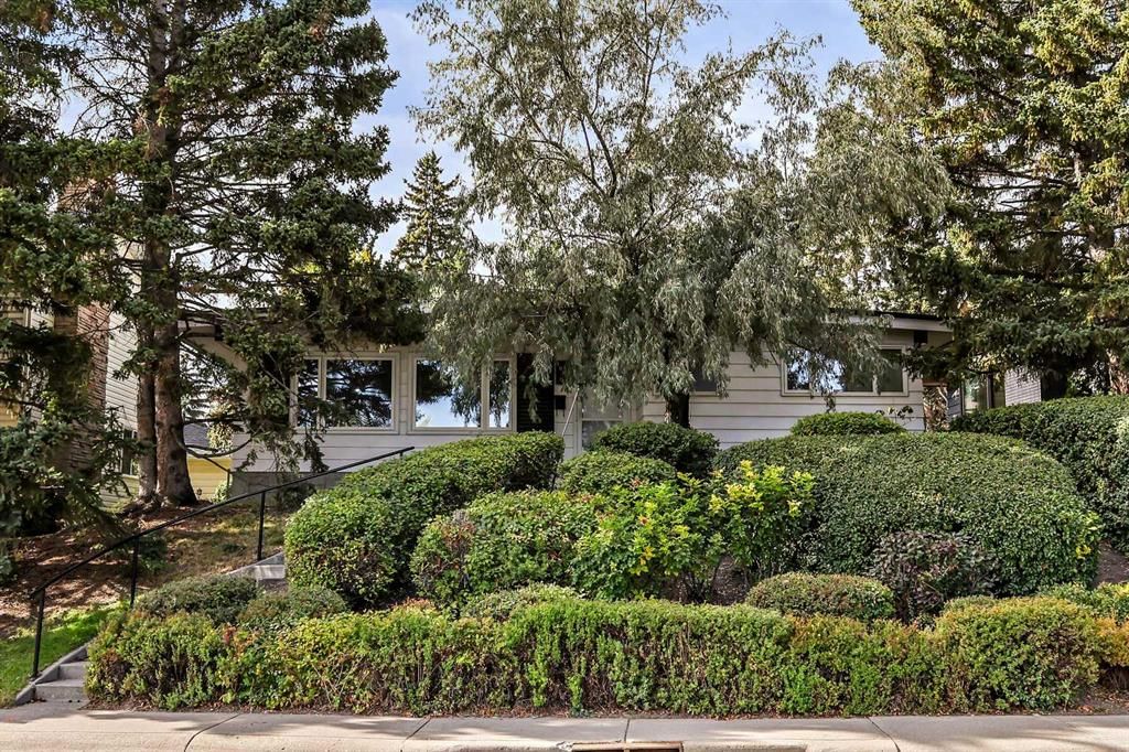 10623 Bradbury Drive SW, Calgary — main listing photo