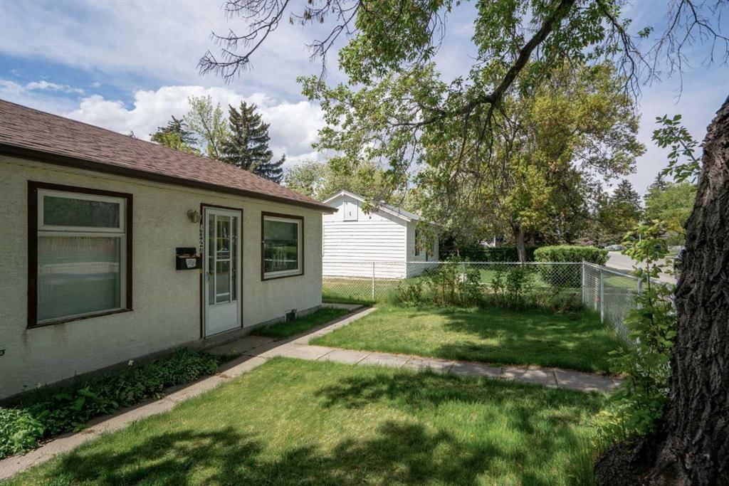 4327 20 Avenue NW, Calgary — photo 2 of 36