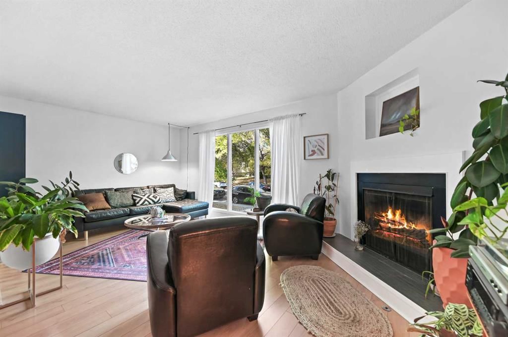 58 Berwick Rise NW, Calgary — photo 3 of 38