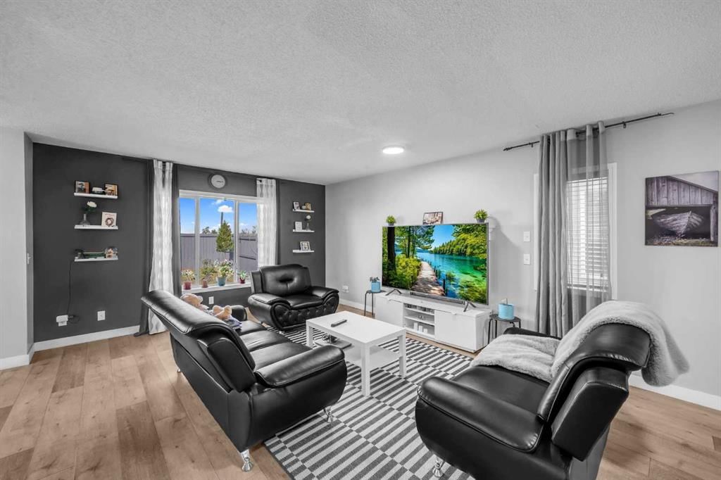 233 Saddlecrest Way NE, Calgary — main listing photo