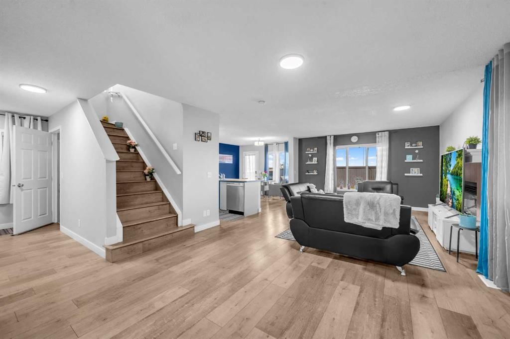 233 Saddlecrest Way NE, Calgary — photo 3 of 50