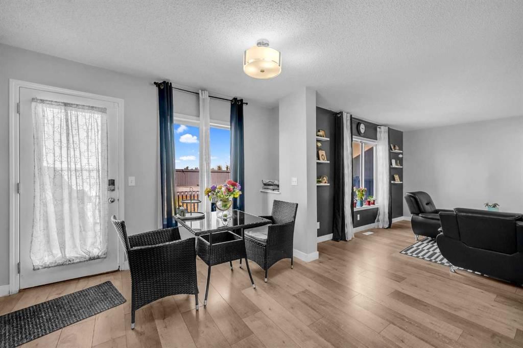 233 Saddlecrest Way NE, Calgary — photo 5 of 50