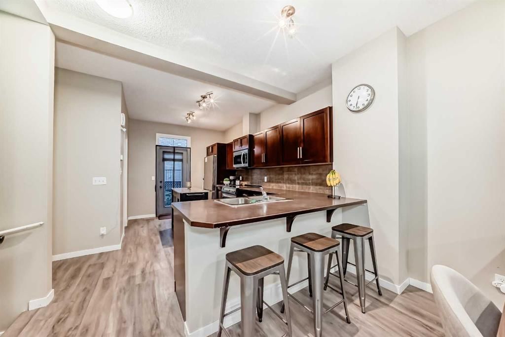 49 New Brighton Point SE, Calgary — photo 3 of 32