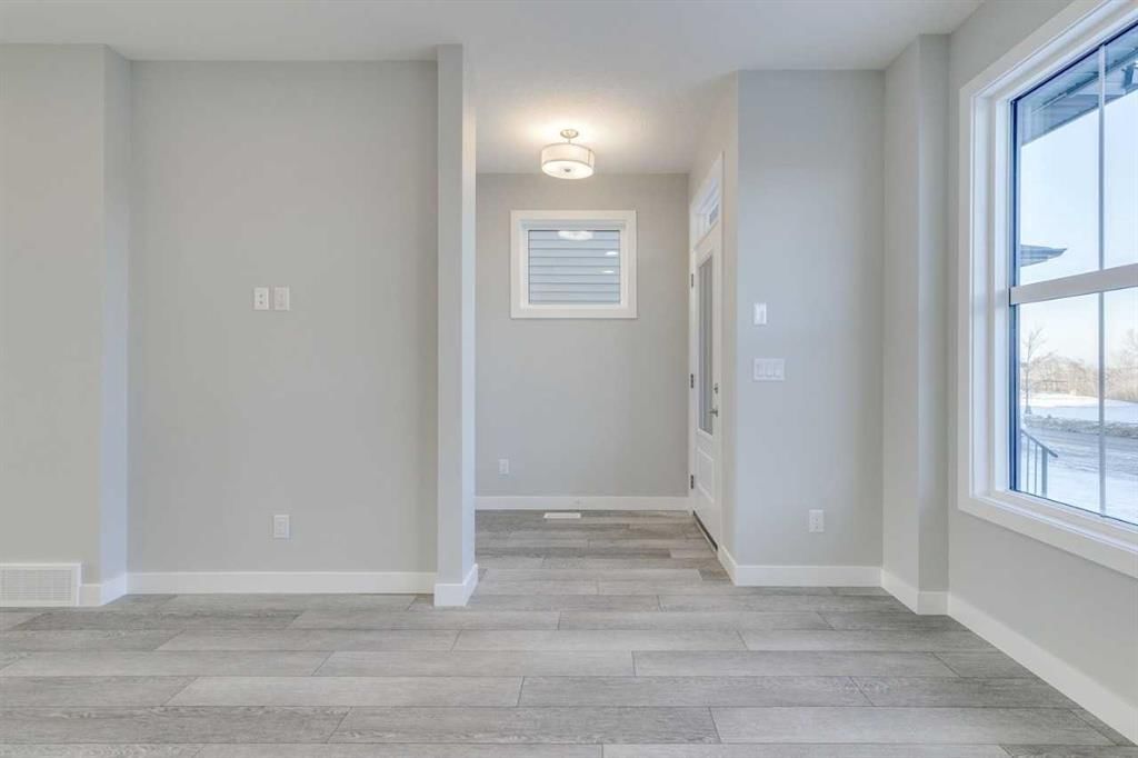121 Silverton Glen Way SW, Calgary — photo 4 of 31