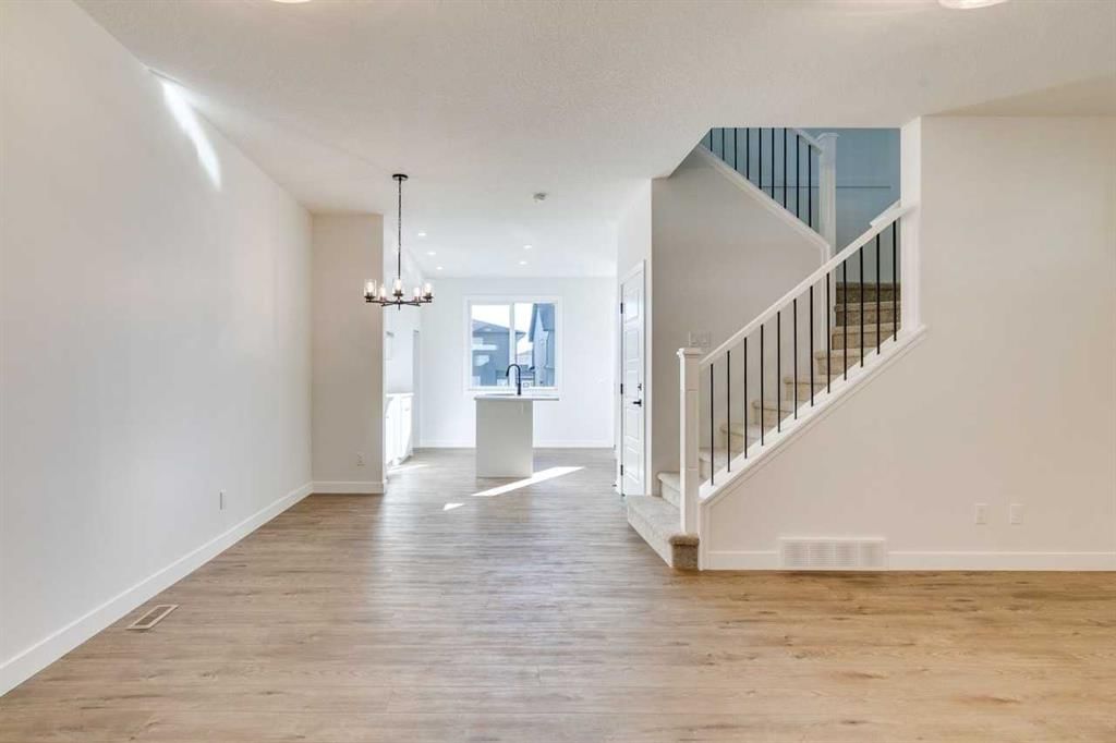 600 Buffaloberry Manor SE, Calgary — photo 5 of 34