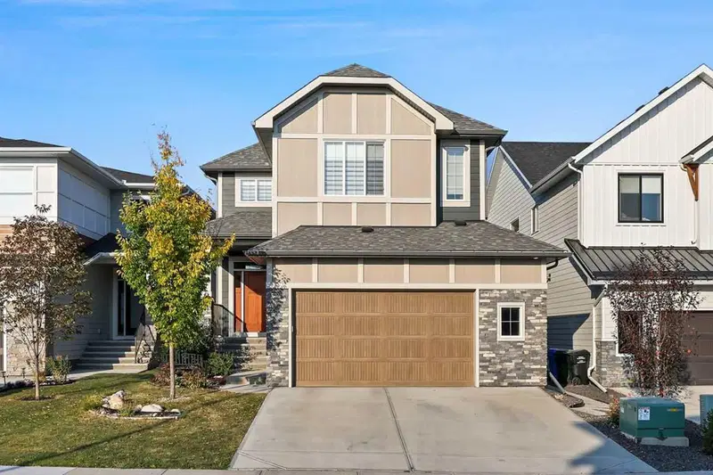 34 Coach Ridge Point SW, Calgary — main listing photo