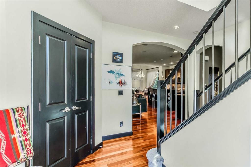 98 Eversyde Close SW, Calgary — photo 3 of 50