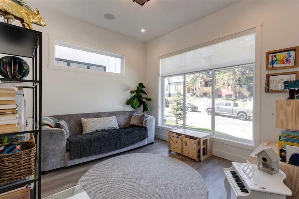 1831 30 Avenue SW, Calgary — photo 2 of 50