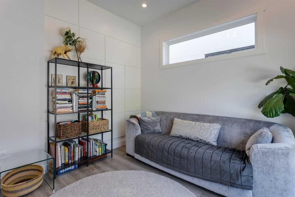 1831 30 Avenue SW, Calgary — photo 4 of 50