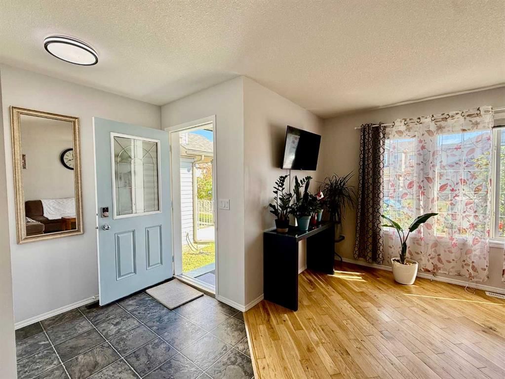 43 Bridlecrest Road SW, Calgary — photo 3 of 49