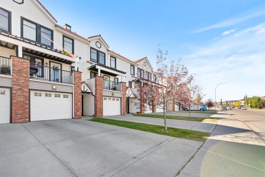 8918 Royal Oak Way NW, Calgary — photo 3 of 34