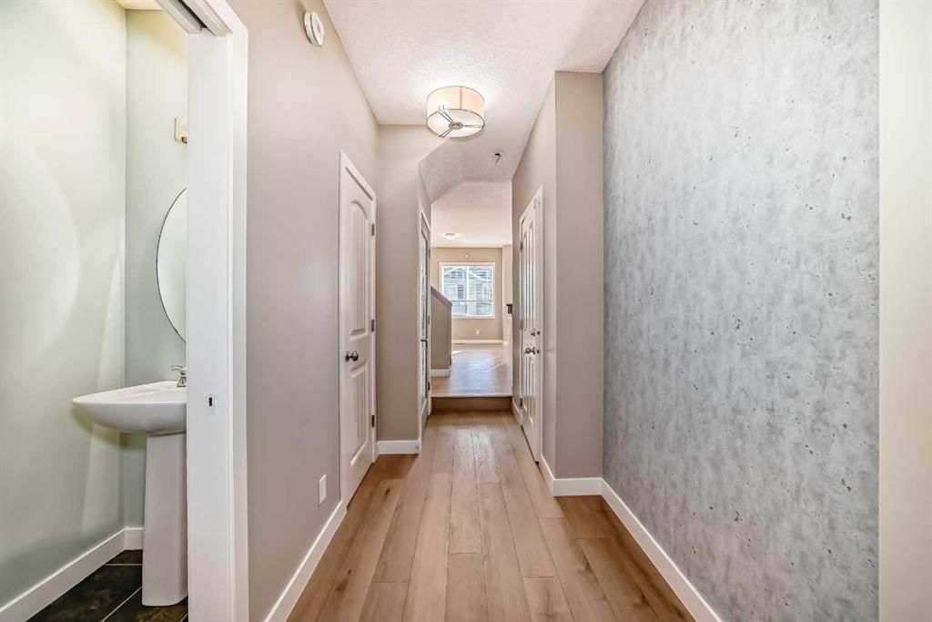 45 Sage Hill Common NW, Calgary — photo 3 of 40