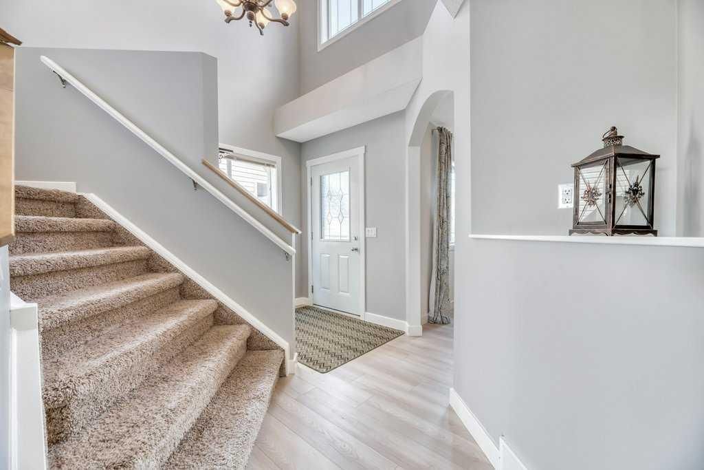 53 Bridlecrest Street SW, Calgary — photo 3 of 38