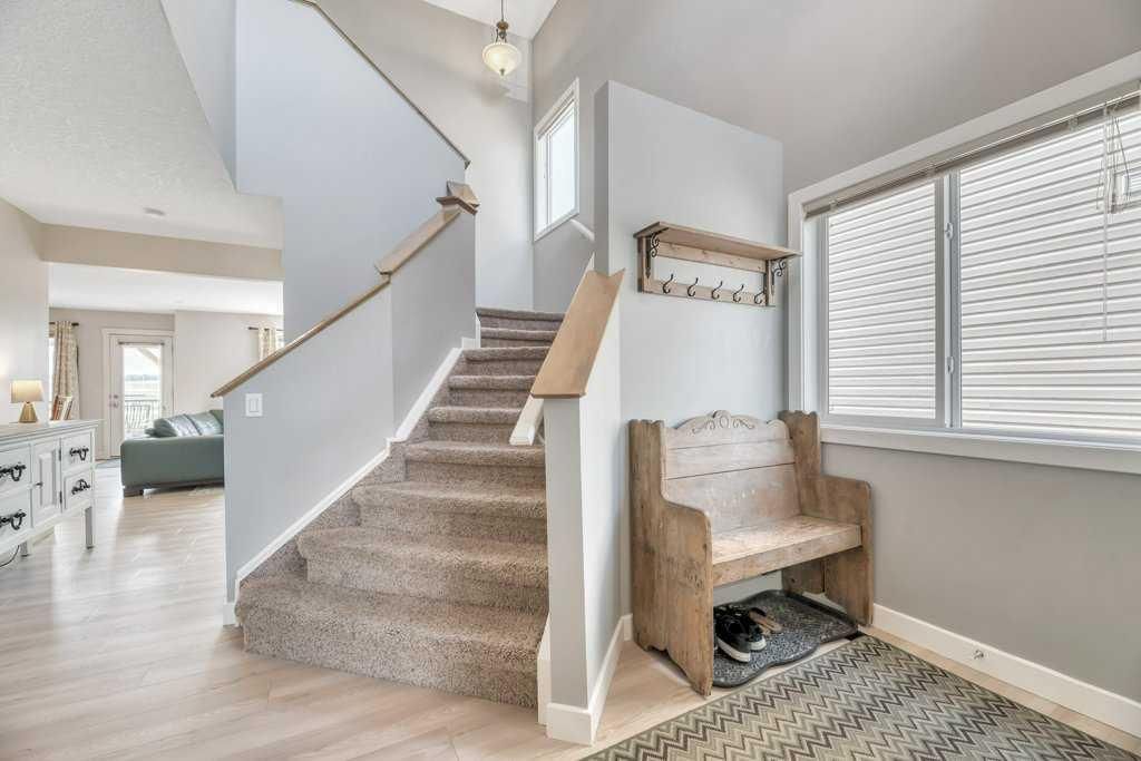 53 Bridlecrest Street SW, Calgary — photo 4 of 38