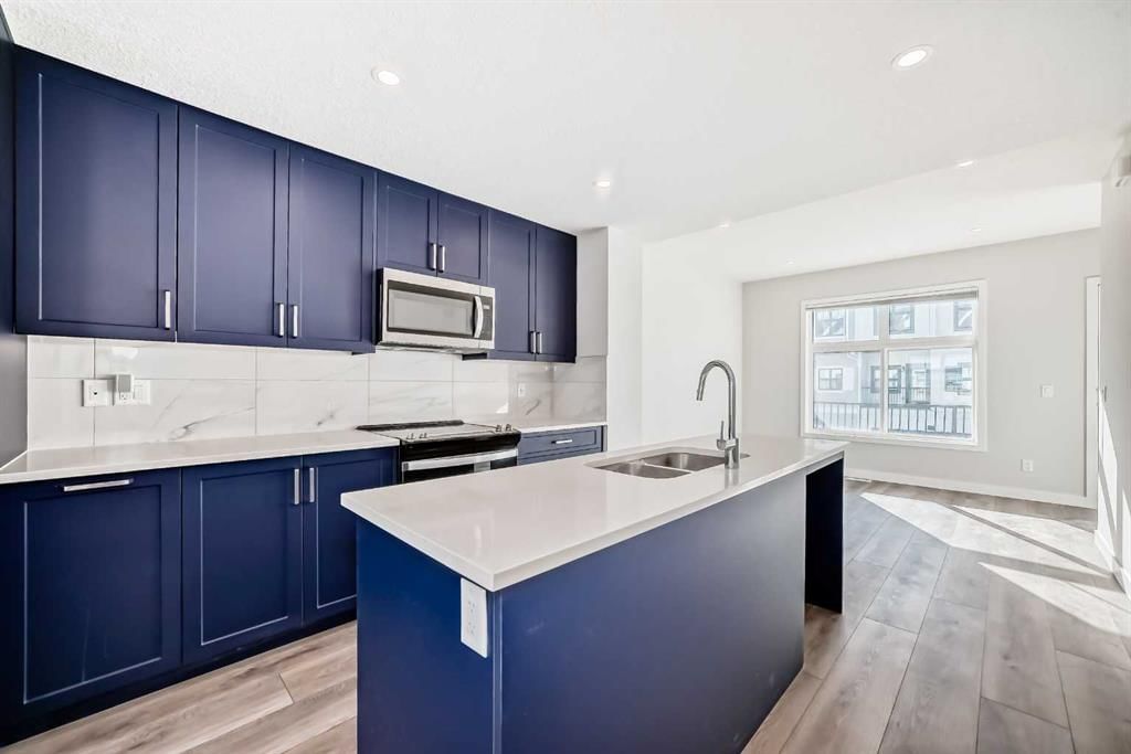 153 Les Jardins Park SE, Calgary — photo 4 of 23