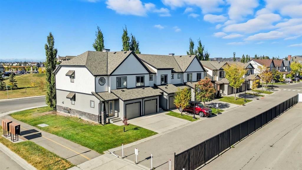 7 Copperpond Landing SE, Calgary — photo 3 of 45