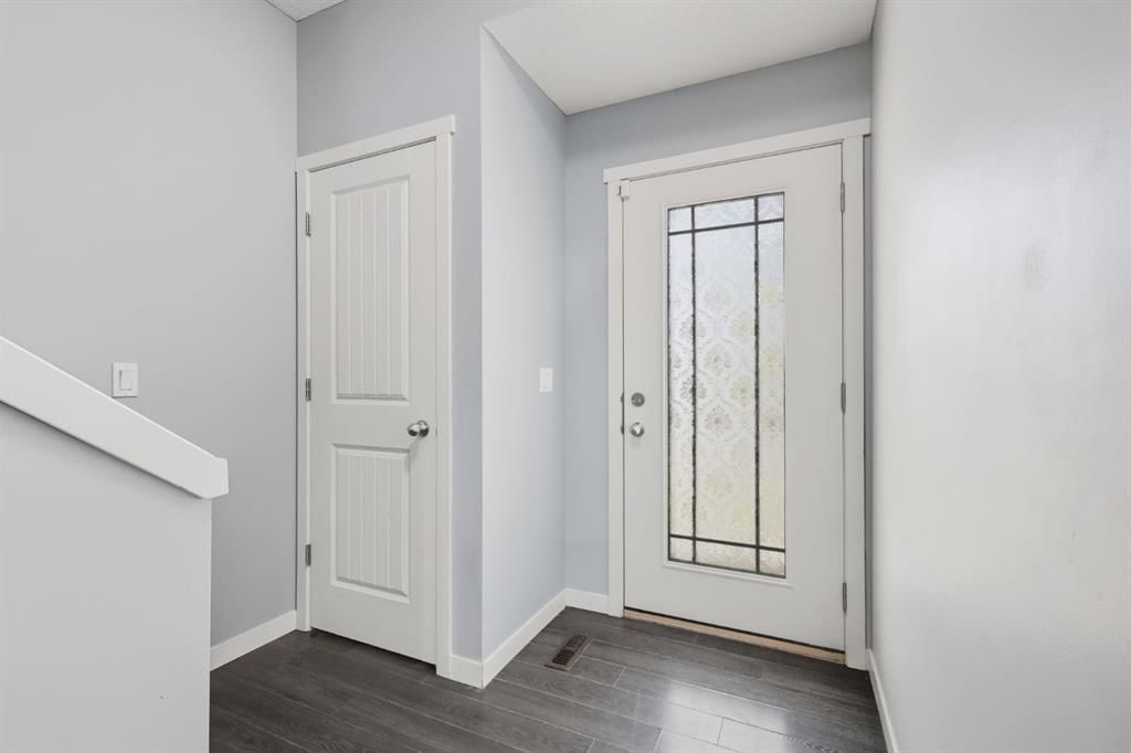 7 Copperpond Landing SE, Calgary — photo 5 of 45