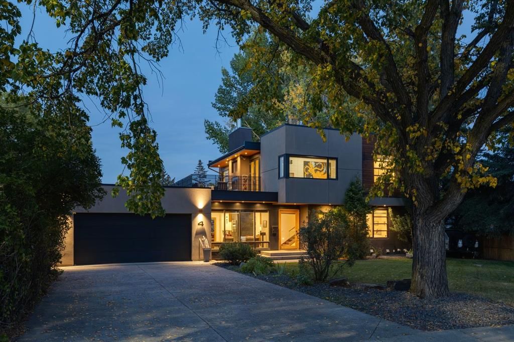 4 Spruce Bank Crescent SW, Calgary — photo 2 of 46