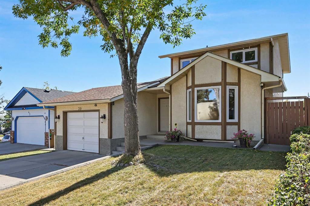 39 Millside Road SW, Calgary — photo 2 of 37