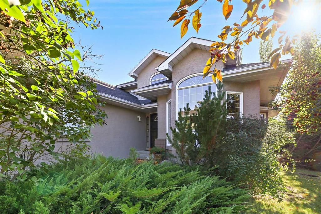 323 Mt Cascade Place SE, Calgary — photo 4 of 50
