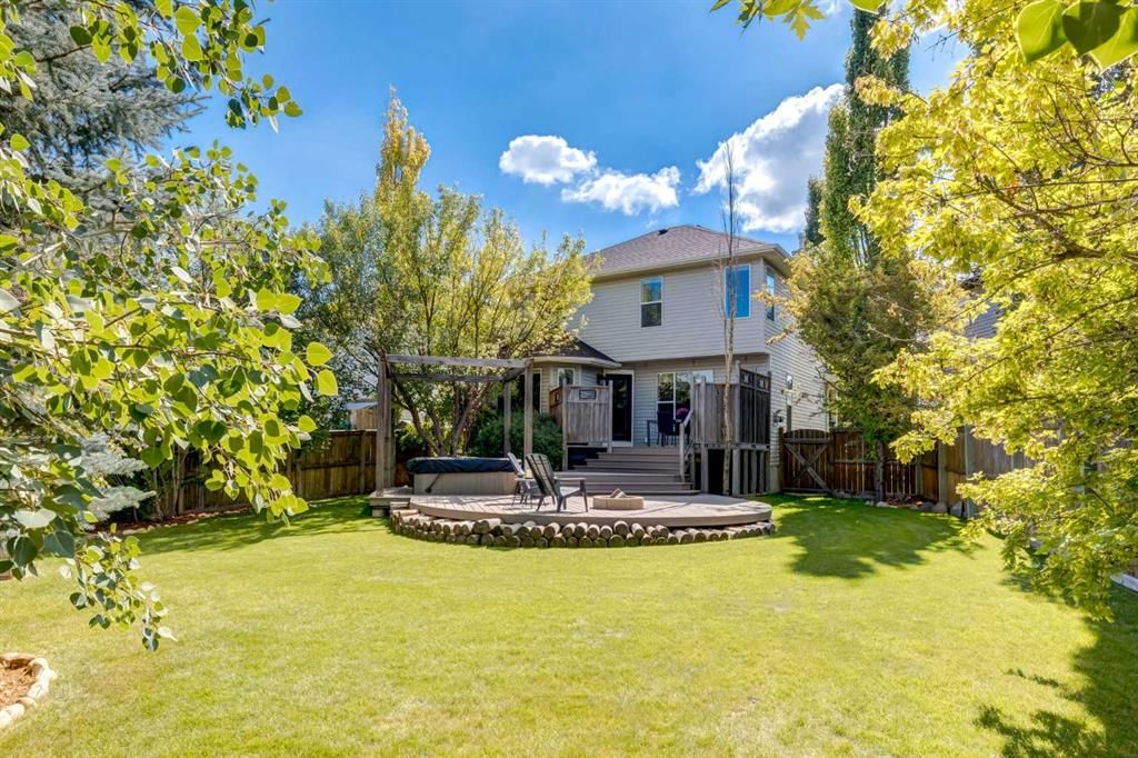 16 Hidden Valley Gardens NW, Calgary — photo 2 of 34