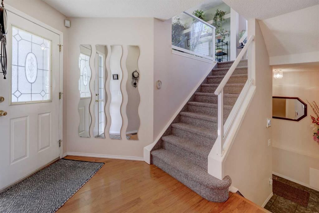 246 Harvest Oak Rise NE, Calgary — photo 4 of 35