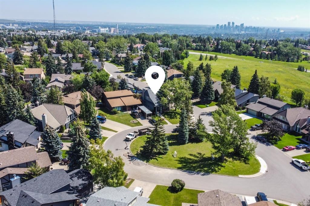 4 Coach Ridge Close SW, Calgary — photo 2 of 49