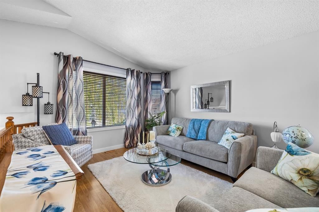 44 Harvest Park Road NE, Calgary — photo 3 of 48