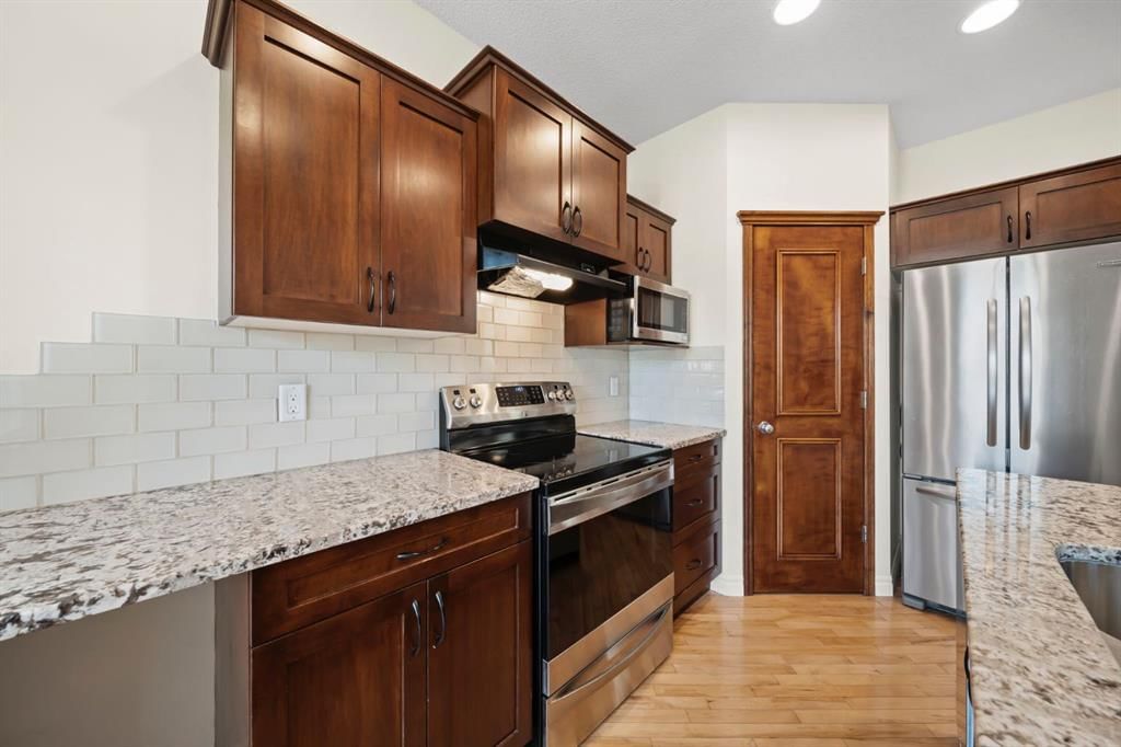 120 Prestwick Point SE, Calgary — photo 4 of 33