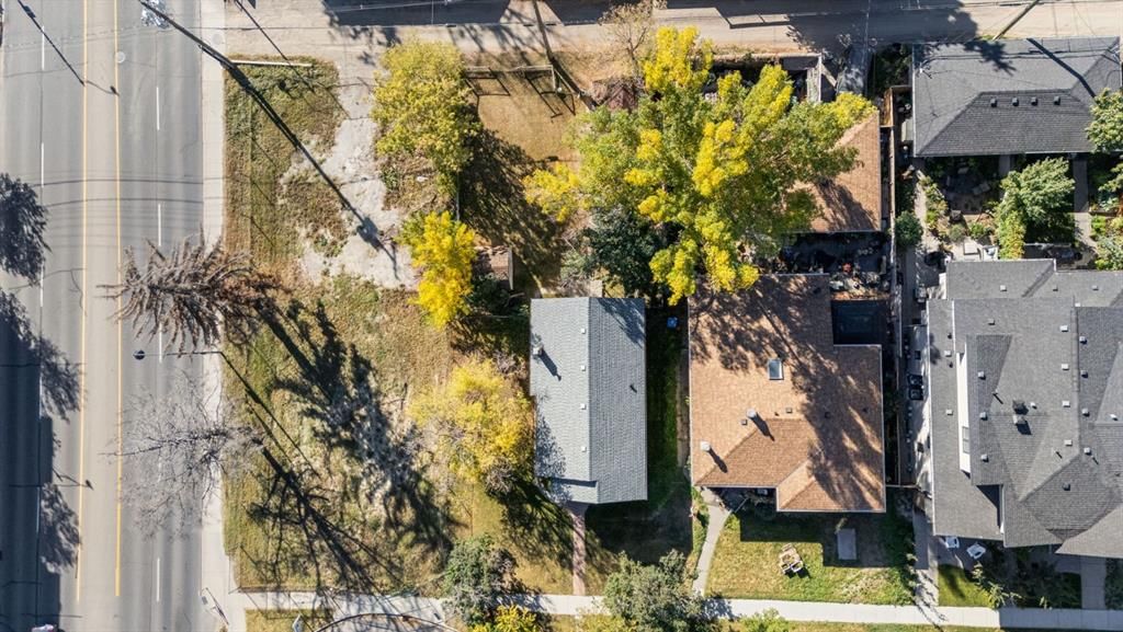 1609 Bowness Road NW, Calgary — photo 3 of 31