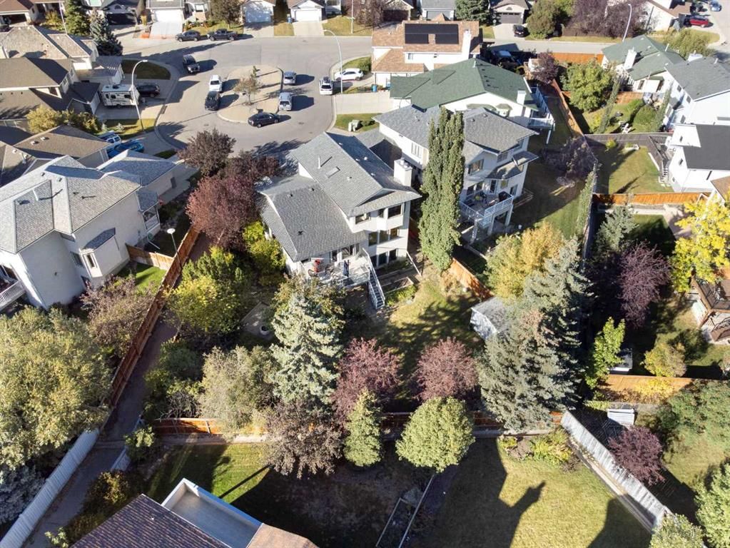 315 Hawkland Place NW, Calgary — photo 4 of 41