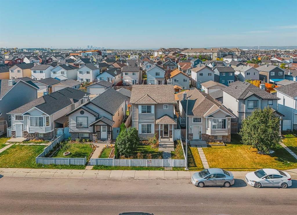 79 SADDLEMONT Way NE, Calgary — photo 4 of 38