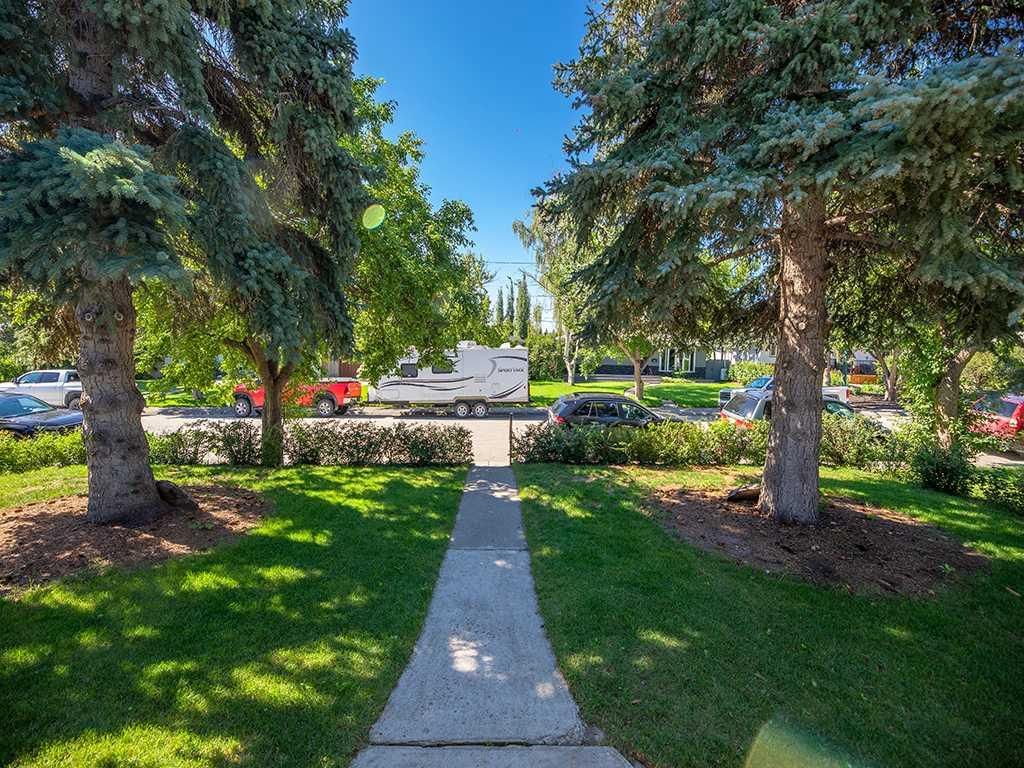 96 Windermere Road SW, Calgary — photo 4 of 36
