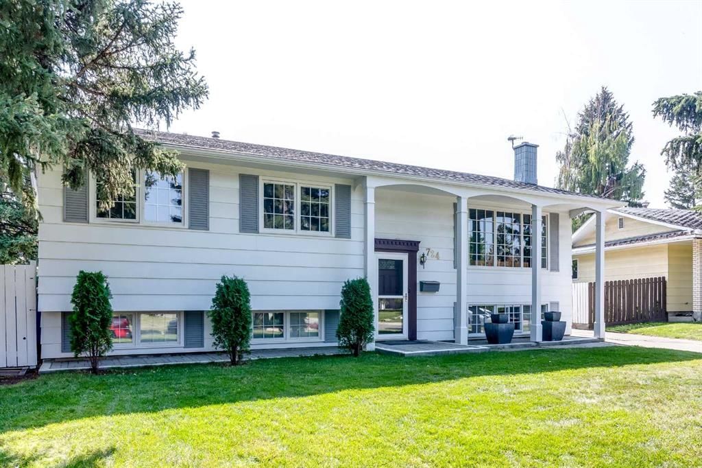 724 Wilton Place SE, Calgary — main listing photo