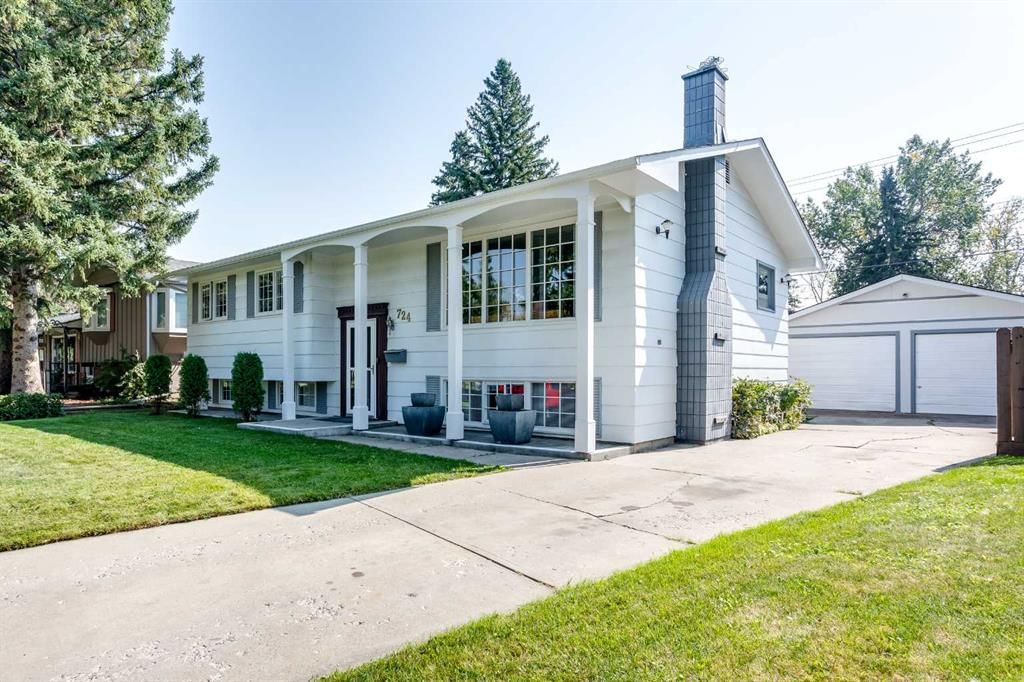 724 Wilton Place SE, Calgary — photo 2 of 50